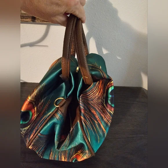 Chula Peacock Print Handbag - - Picture 4 of 5